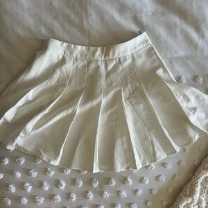 Super cute white tennis skirt size xs